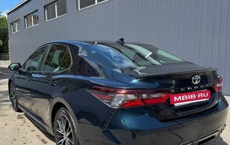 Toyota Camry, 2021 год, 2 250 000 рублей, 5 фотография
