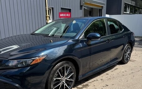 Toyota Camry, 2021 год, 2 250 000 рублей, 3 фотография