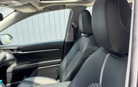Toyota Camry, 2021 год, 2 250 000 рублей, 13 фотография