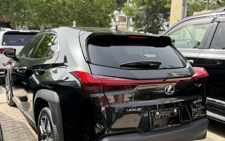 Lexus UX I, 2021 год, 2 700 000 рублей, 4 фотография