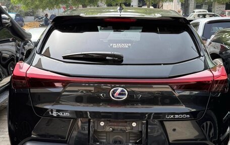 Lexus UX I, 2021 год, 2 700 000 рублей, 5 фотография