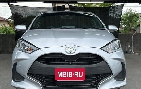 Toyota Yaris, 2023 год, 1 100 300 рублей, 2 фотография