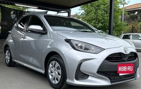 Toyota Yaris, 2023 год, 1 100 300 рублей, 3 фотография