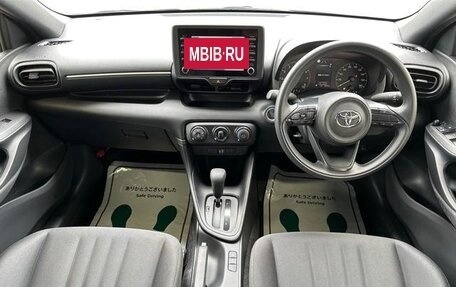 Toyota Yaris, 2023 год, 1 100 300 рублей, 14 фотография