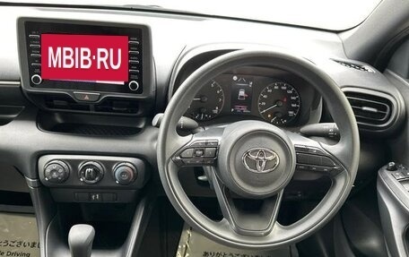 Toyota Yaris, 2023 год, 1 100 300 рублей, 15 фотография