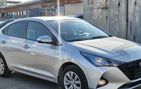 Hyundai Solaris II рестайлинг, 2021 год, 1 799 000 рублей, 2 фотография