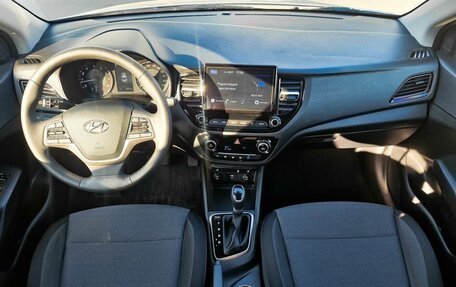 Hyundai Solaris II рестайлинг, 2021 год, 1 799 000 рублей, 11 фотография