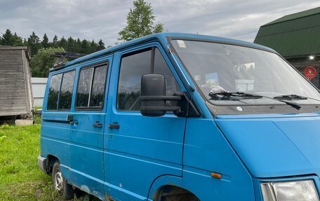 Renault Trafic, 1992 год, 110 000 рублей, 2 фотография