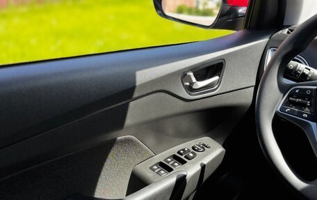 Hyundai Solaris II рестайлинг, 2021 год, 1 679 000 рублей, 16 фотография