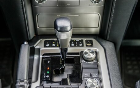 Toyota Land Cruiser 200, 2019 год, 7 998 000 рублей, 29 фотография