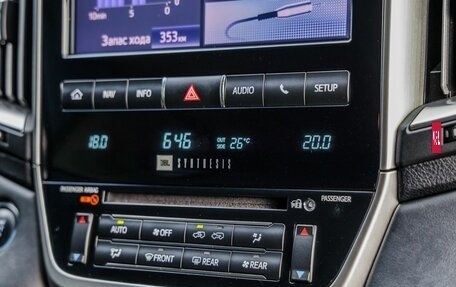 Toyota Land Cruiser 200, 2019 год, 7 998 000 рублей, 35 фотография