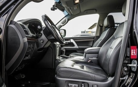 Toyota Land Cruiser 200, 2019 год, 7 998 000 рублей, 33 фотография