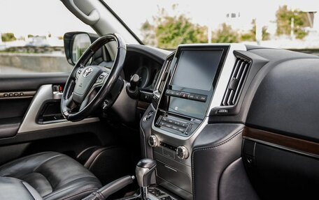 Toyota Land Cruiser 200, 2019 год, 7 998 000 рублей, 37 фотография
