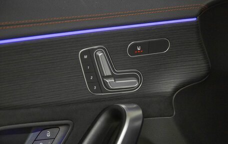 Mercedes-Benz CLA, 2019 год, 2 600 000 рублей, 8 фотография