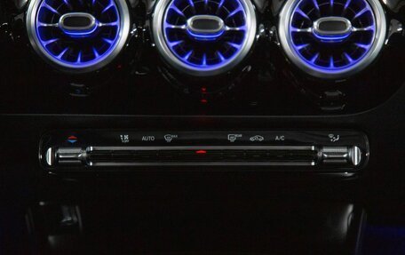 Mercedes-Benz CLA, 2019 год, 2 600 000 рублей, 18 фотография