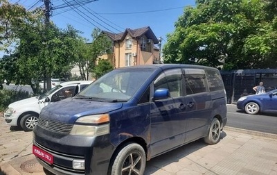 Toyota Voxy II, 2002 год, 570 000 рублей, 1 фотография