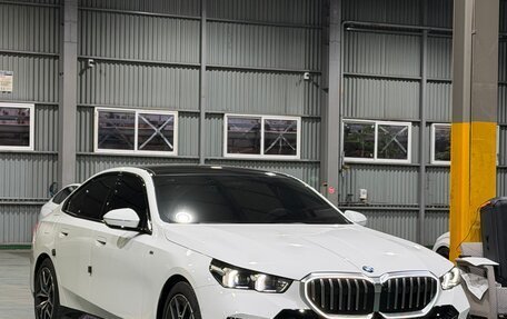 BMW 5 серия, 2024 год, 6 600 000 рублей, 1 фотография