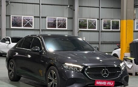 Mercedes-Benz E-Класс, 2024 год, 5 980 000 рублей, 1 фотография