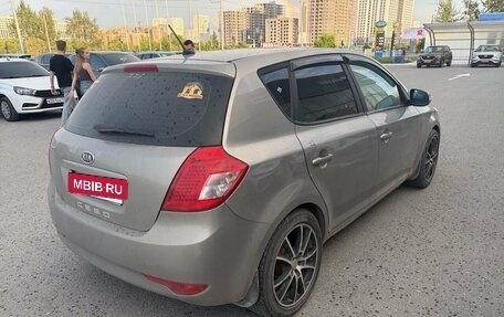 KIA cee'd I рестайлинг, 2010 год, 395 000 рублей, 2 фотография