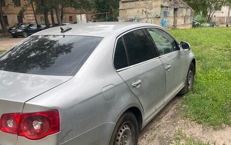 Volkswagen Jetta VI, 2005 год, 440 000 рублей, 2 фотография