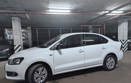 Volkswagen Polo VI (EU Market), 2014 год, 890 000 рублей, 2 фотография