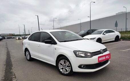 Volkswagen Polo VI (EU Market), 2014 год, 890 000 рублей, 21 фотография