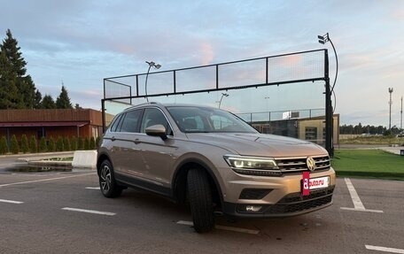 Volkswagen Tiguan II, 2018 год, 2 750 000 рублей, 3 фотография