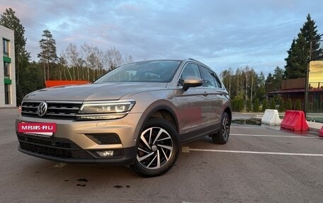 Volkswagen Tiguan II, 2018 год, 2 750 000 рублей, 2 фотография