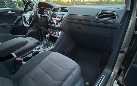 Volkswagen Tiguan II, 2018 год, 2 750 000 рублей, 22 фотография