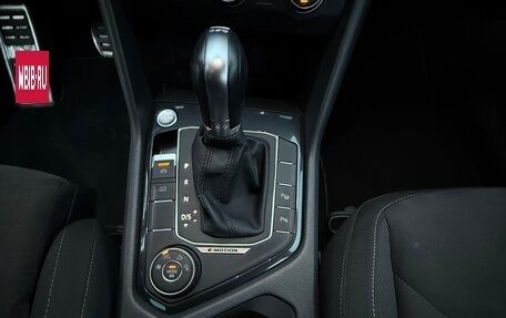 Volkswagen Tiguan II, 2018 год, 2 750 000 рублей, 21 фотография