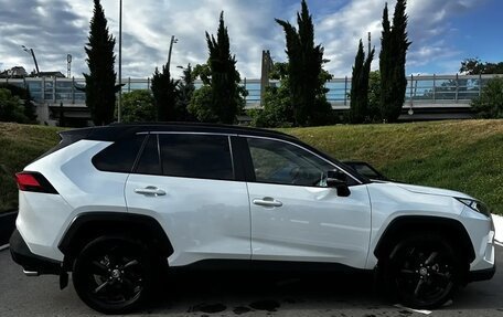 Toyota RAV4, 2020 год, 2 835 000 рублей, 8 фотография