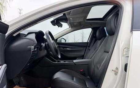 Mazda 3, 2023 год, 1 700 000 рублей, 8 фотография