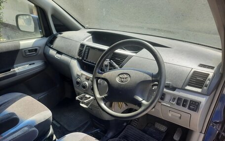 Toyota Voxy II, 2002 год, 570 000 рублей, 9 фотография