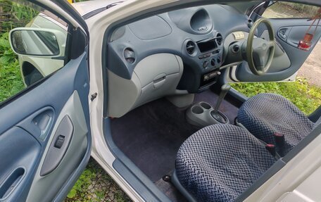 Toyota Vitz, 2001 год, 330 000 рублей, 10 фотография