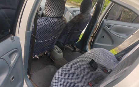 Toyota Vitz, 2001 год, 330 000 рублей, 13 фотография