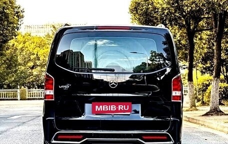 Mercedes-Benz Vito, 2024 год, 6 600 000 рублей, 4 фотография