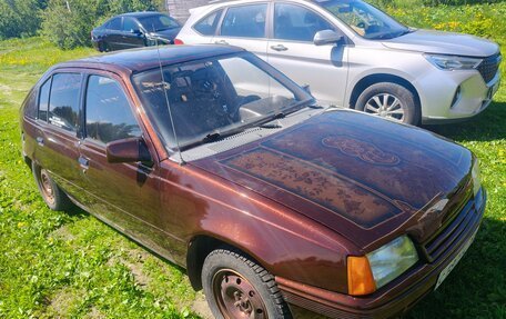 Opel Kadett E рестайлинг, 1986 год, 100 000 рублей, 2 фотография