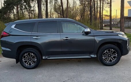 Mitsubishi Pajero Sport III рестайлинг, 2021 год, 3 880 000 рублей, 3 фотография