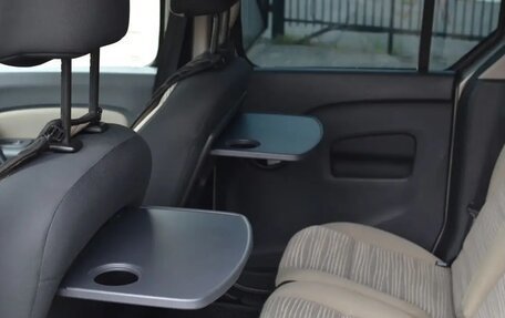 Renault Kangoo II рестайлинг, 2011 год, 1 600 000 рублей, 19 фотография