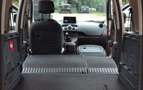 Renault Kangoo II рестайлинг, 2011 год, 1 600 000 рублей, 14 фотография