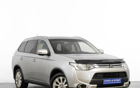 Mitsubishi Outlander III рестайлинг 3, 2014 год, 1 899 000 рублей, 2 фотография