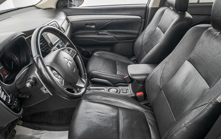 Mitsubishi Outlander III рестайлинг 3, 2014 год, 1 899 000 рублей, 11 фотография