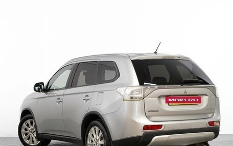 Mitsubishi Outlander III рестайлинг 3, 2014 год, 1 899 000 рублей, 7 фотография