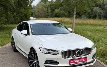 Volvo S90 II рестайлинг, 2020 год, 3 700 000 рублей, 1 фотография
