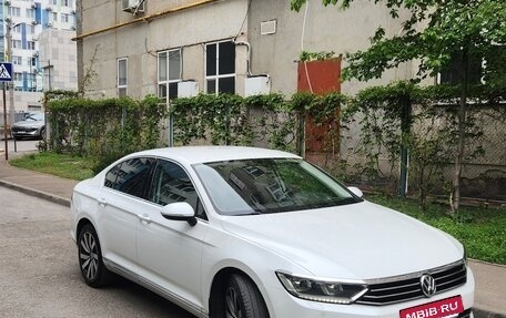 Volkswagen Passat B8 рестайлинг, 2015 год, 1 850 000 рублей, 1 фотография
