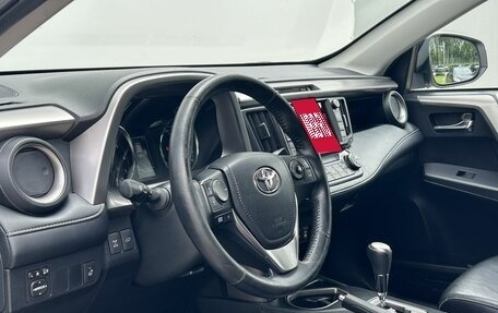 Toyota RAV4, 2018 год, 2 550 000 рублей, 9 фотография