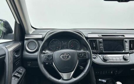 Toyota RAV4, 2018 год, 2 550 000 рублей, 12 фотография