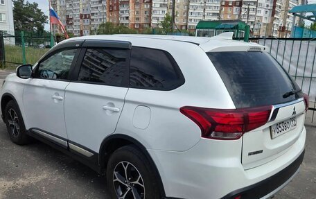 Mitsubishi Outlander III рестайлинг 3, 2018 год, 1 235 000 рублей, 4 фотография
