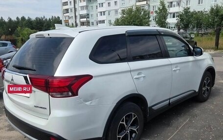 Mitsubishi Outlander III рестайлинг 3, 2018 год, 1 235 000 рублей, 5 фотография