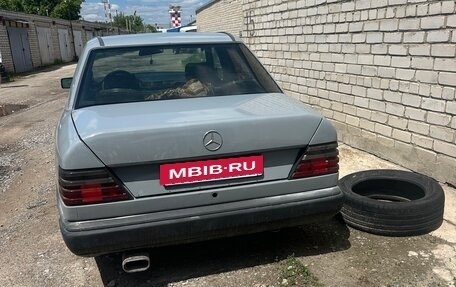 Mercedes-Benz W124, 1988 год, 180 000 рублей, 2 фотография